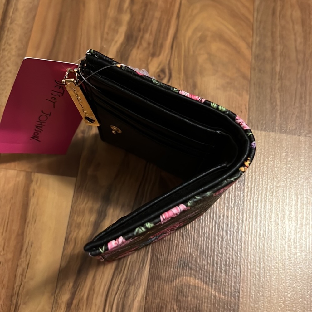 NWT Betsey Johnson Fold Out Card Case - Picture 8 of 9
